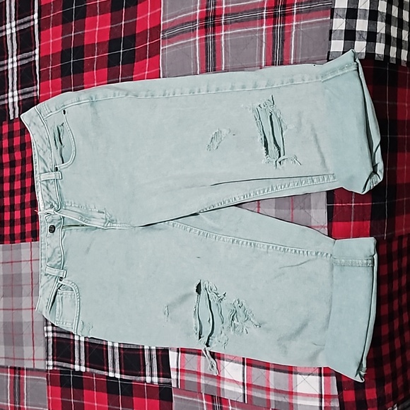 Maurices green straight crop shorts - Picture 3 of 6